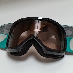 Giro women's goggles, adjustable strap, fits over helmet.